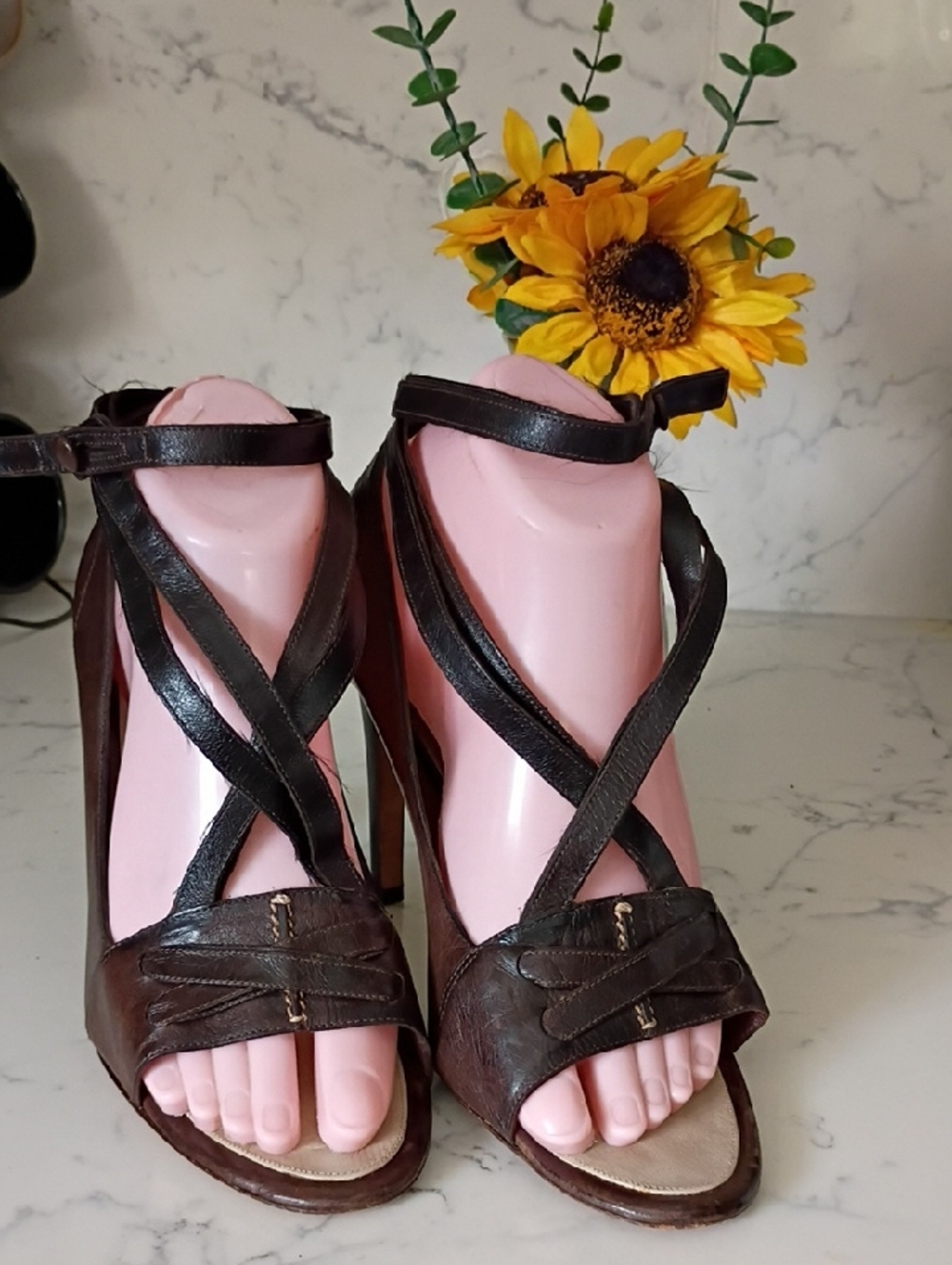 YVES SAINTS LAURENT HEELS LEATHER